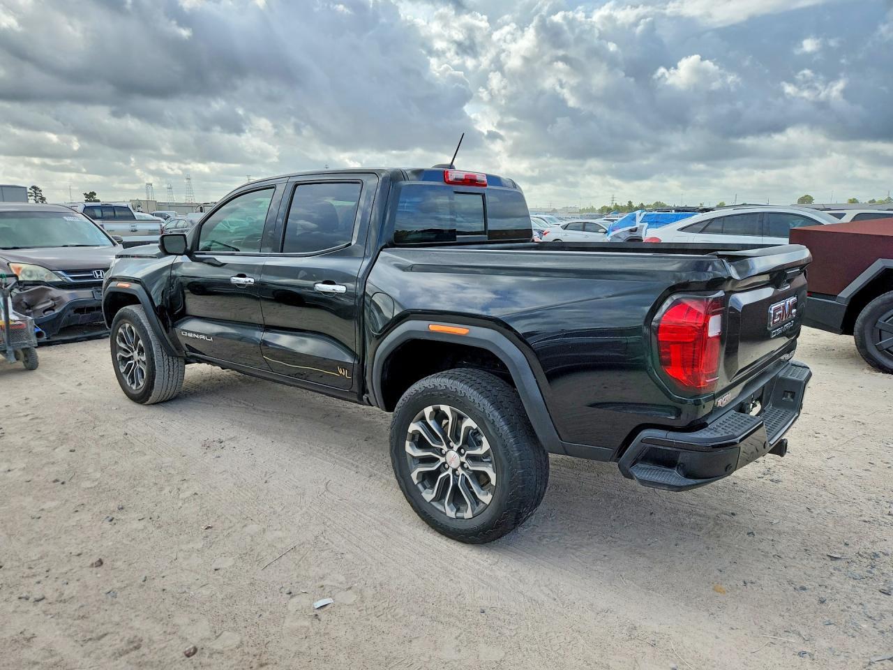 2025 GMC Canyon Denali - Фото 2