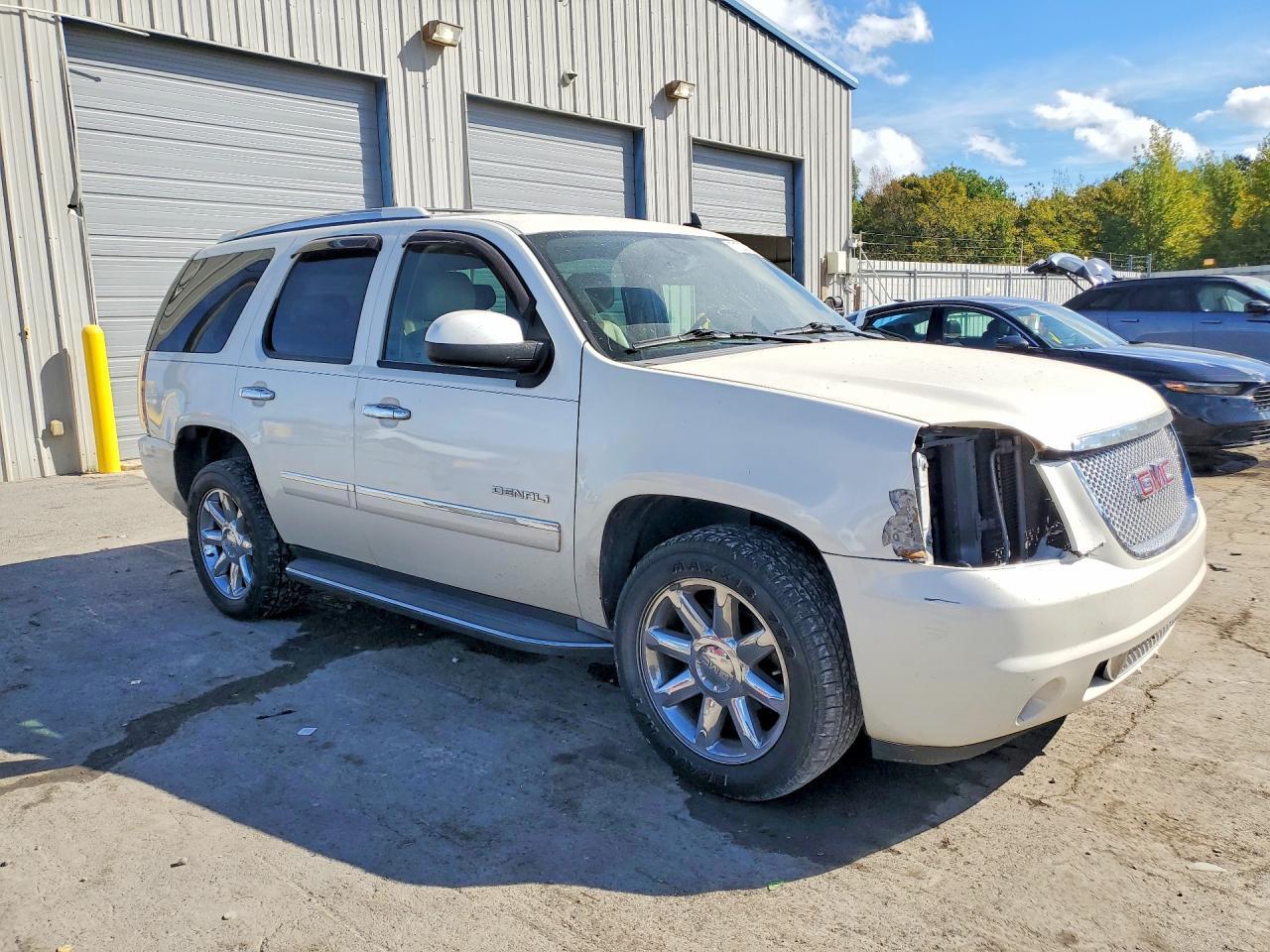2010 GMC Yukon Denali - Фото 4