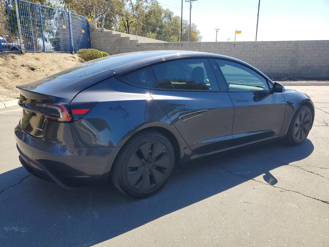 2024 Tesla Model 3 - Image 3