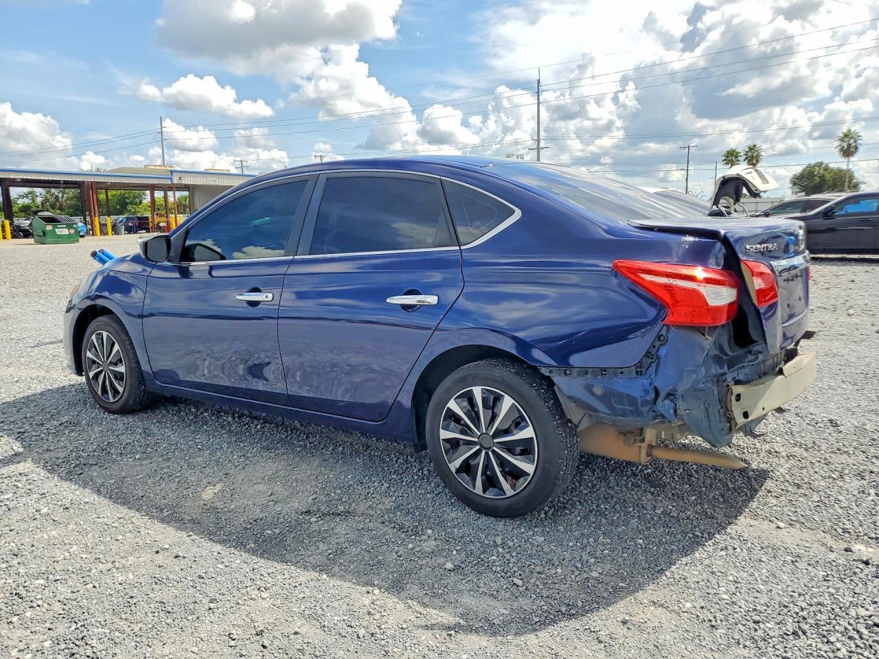 2017 Nissan Sentra S - Фото 2