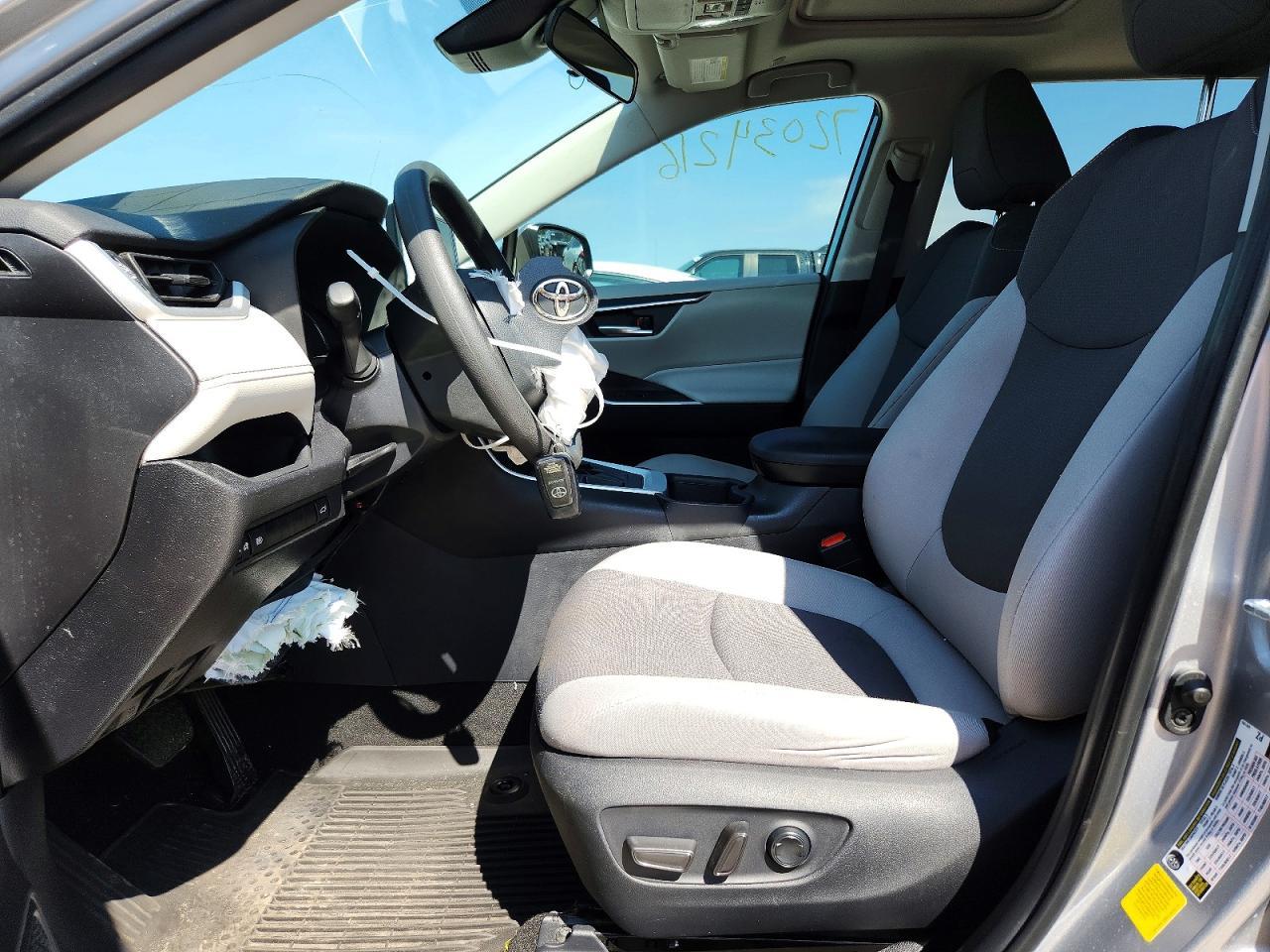 2024 Toyota Rav4 Xle - Image 7