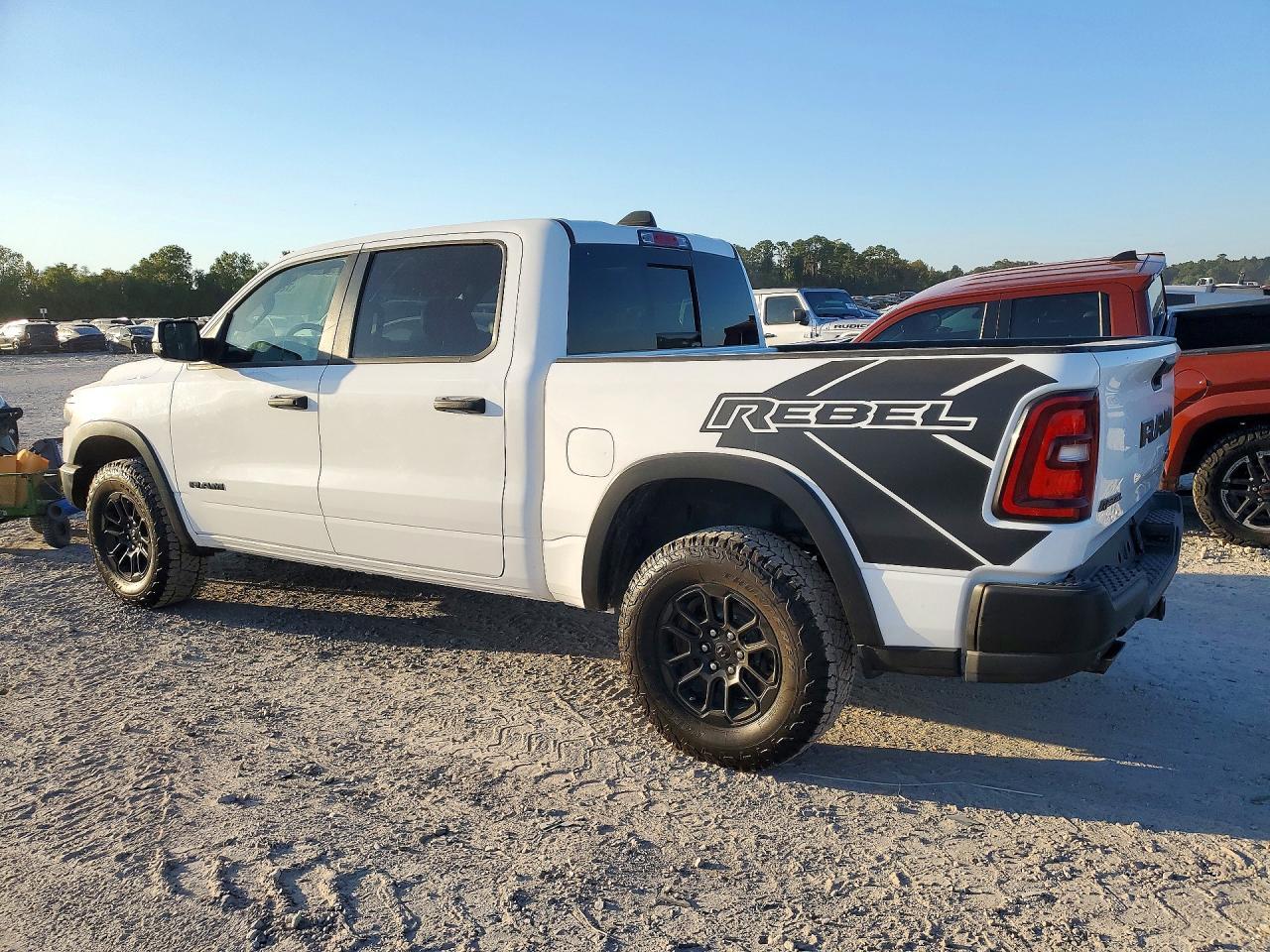2025 Ram 1500 Rebel - Фото 2