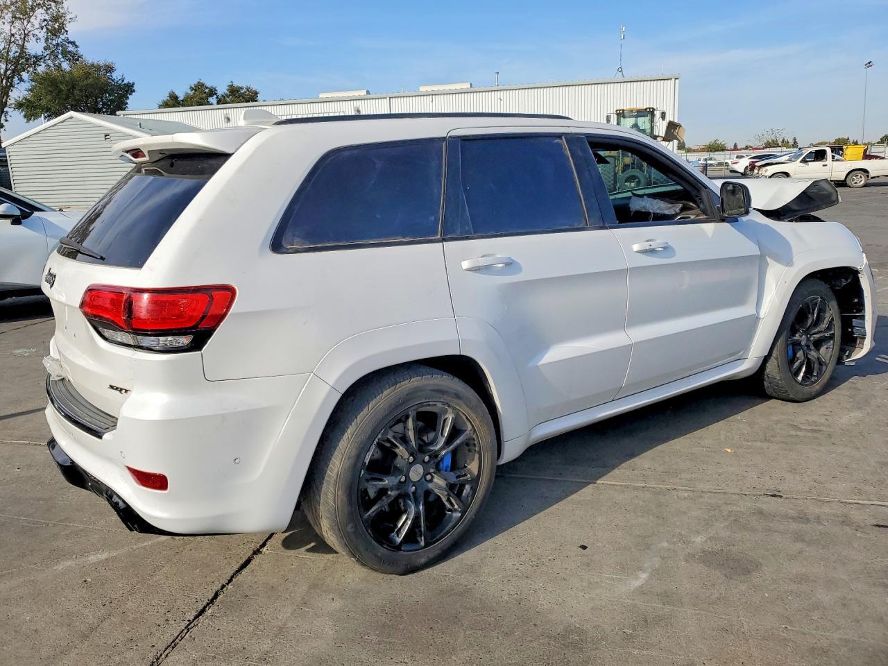 2019 Jeep Grand Cherokee Srt-8 - Image 3