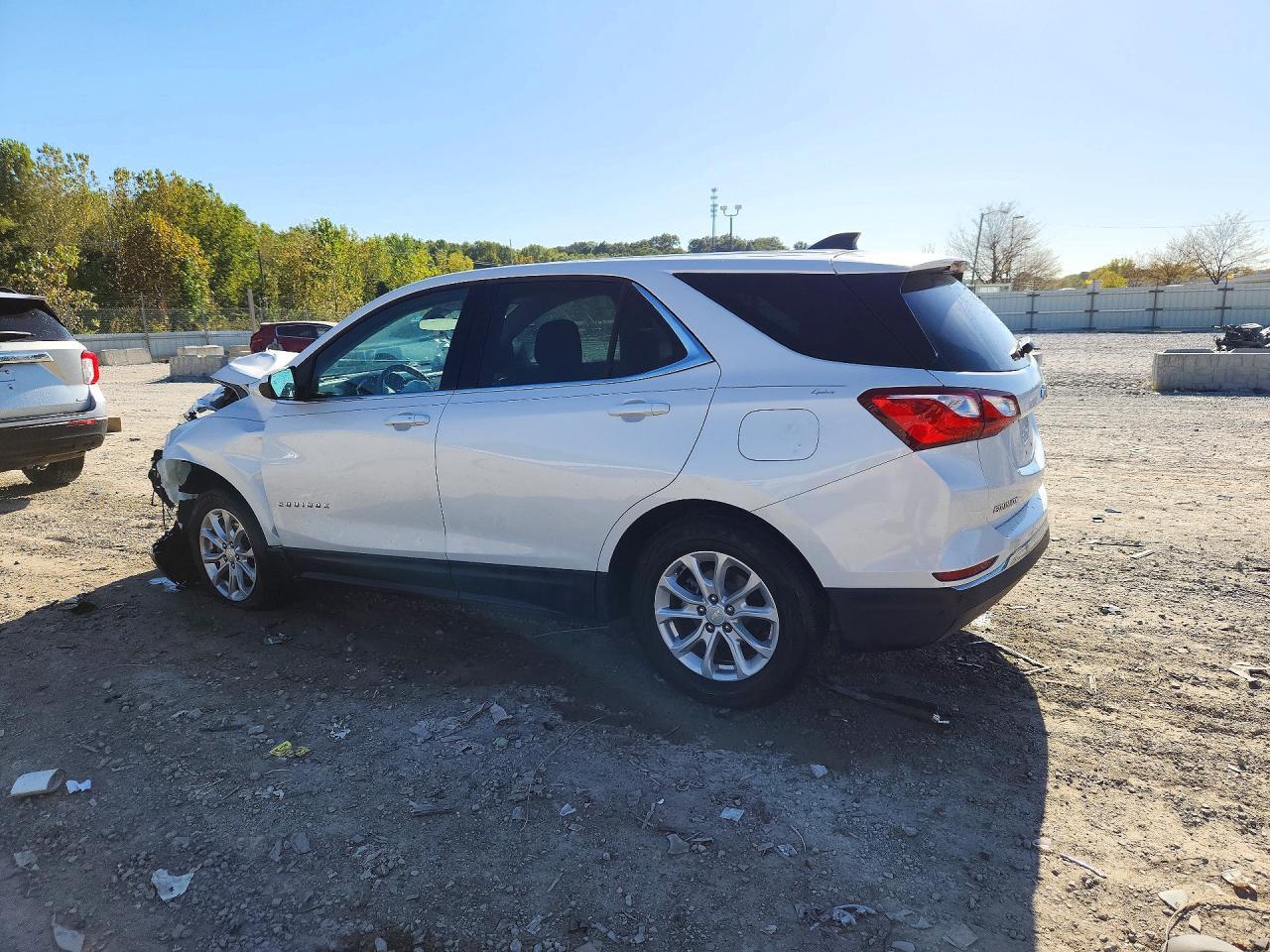 2020 Chevrolet Equinox Lt - Image 2