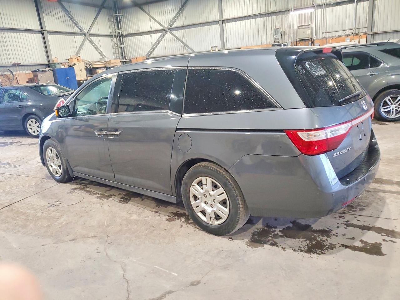 2011 Honda Odyssey Touring - Image 2
