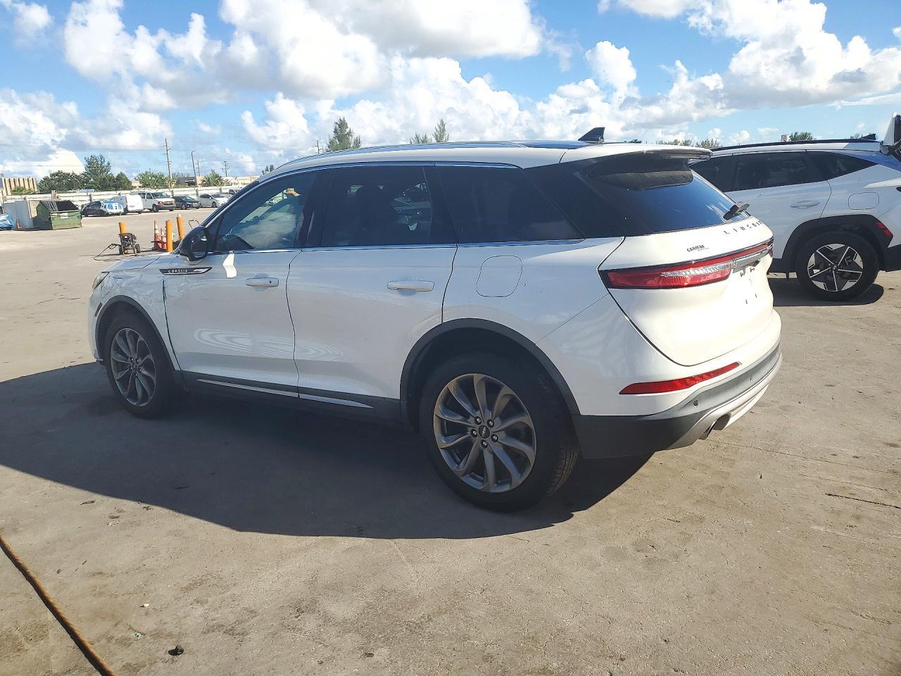 2021 Lincoln Corsair - Фото 2