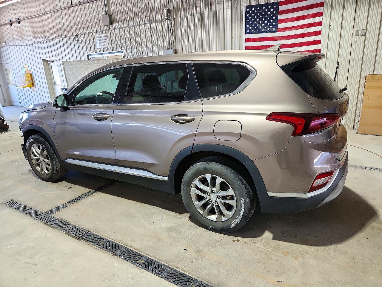 2020 Hyundai Santa Fe Sel - Image 2