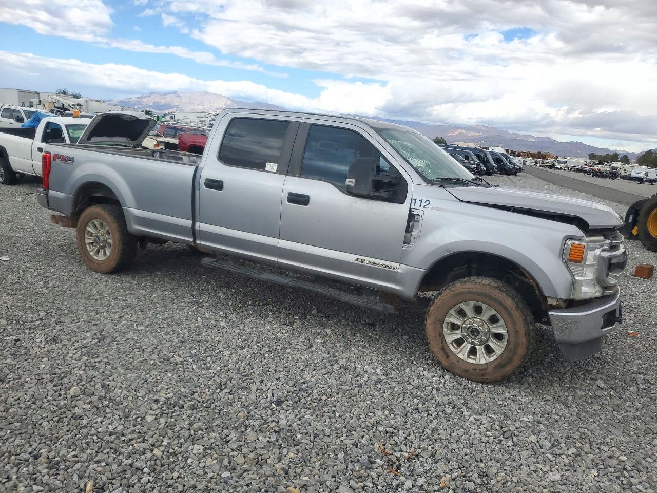 2022 Ford F250 Super Duty - Фото 4