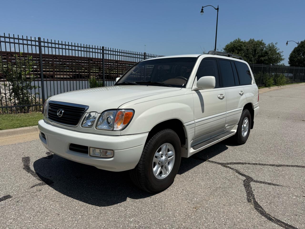 1998 Lexus Lx 470 - Image 2