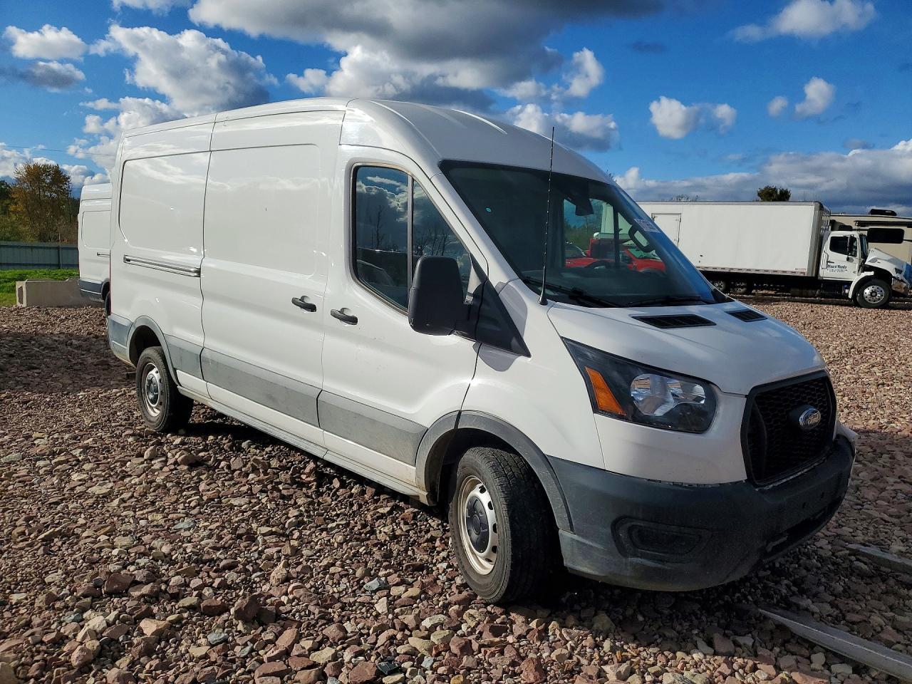 2025 Ford Transit 250 Delivery Van - Image 4