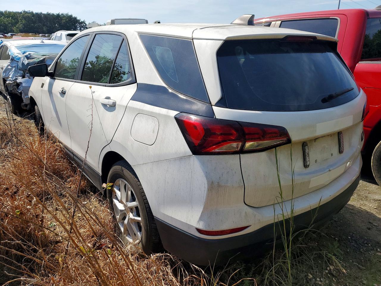 2023 Chevrolet Equinox Ls - Image 2
