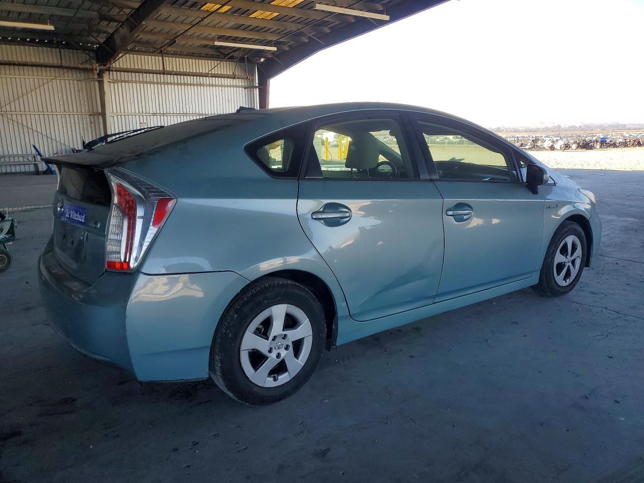 2013 Toyota Prius Three - Фото 3