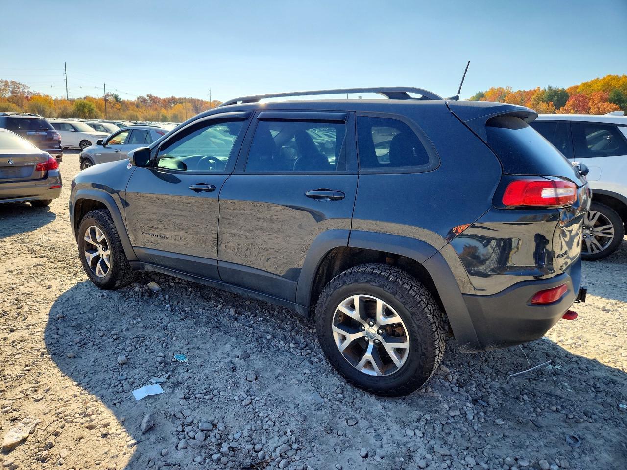 2017 Jeep Cherokee Trailhawk - Image 2