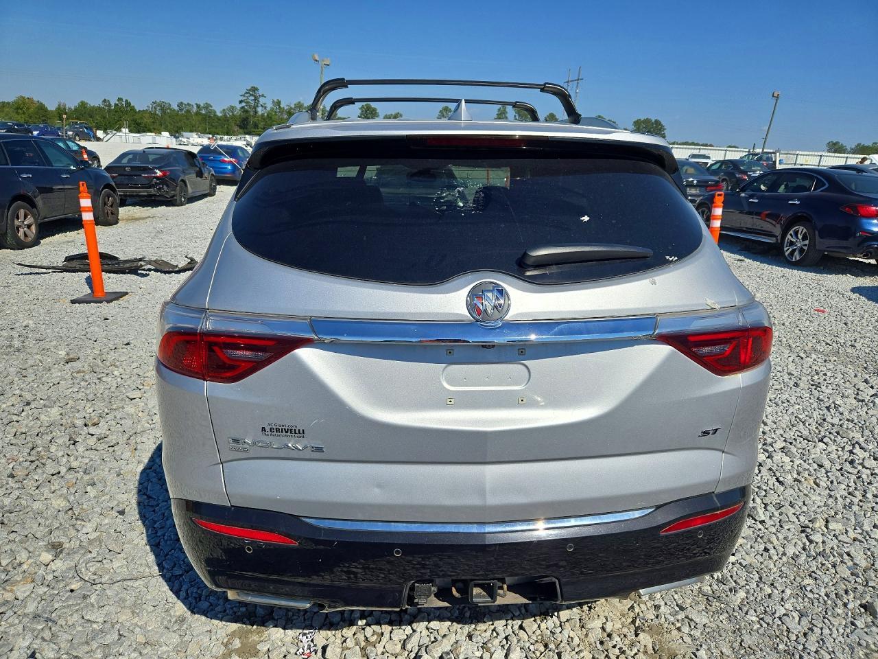 2022 Buick Enclave Essence - Image 6