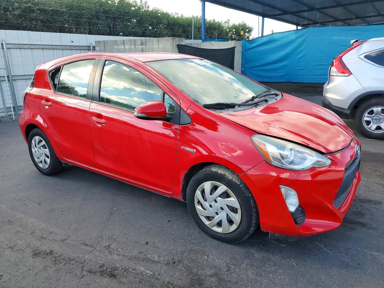 2015 Toyota Prius C One - Фото 4