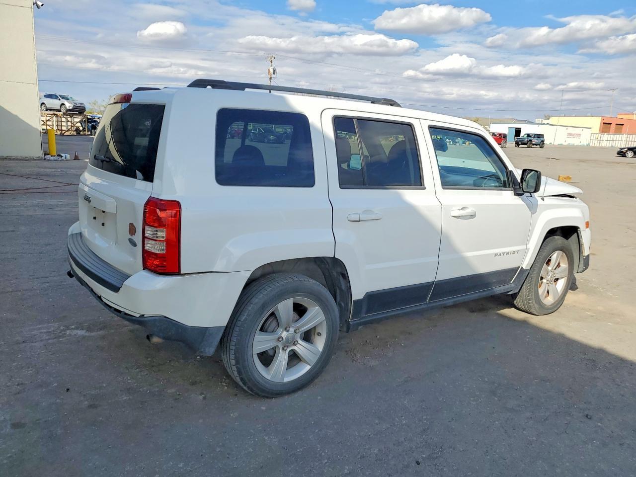 2014 Jeep Patriot Latitude - Фото 3