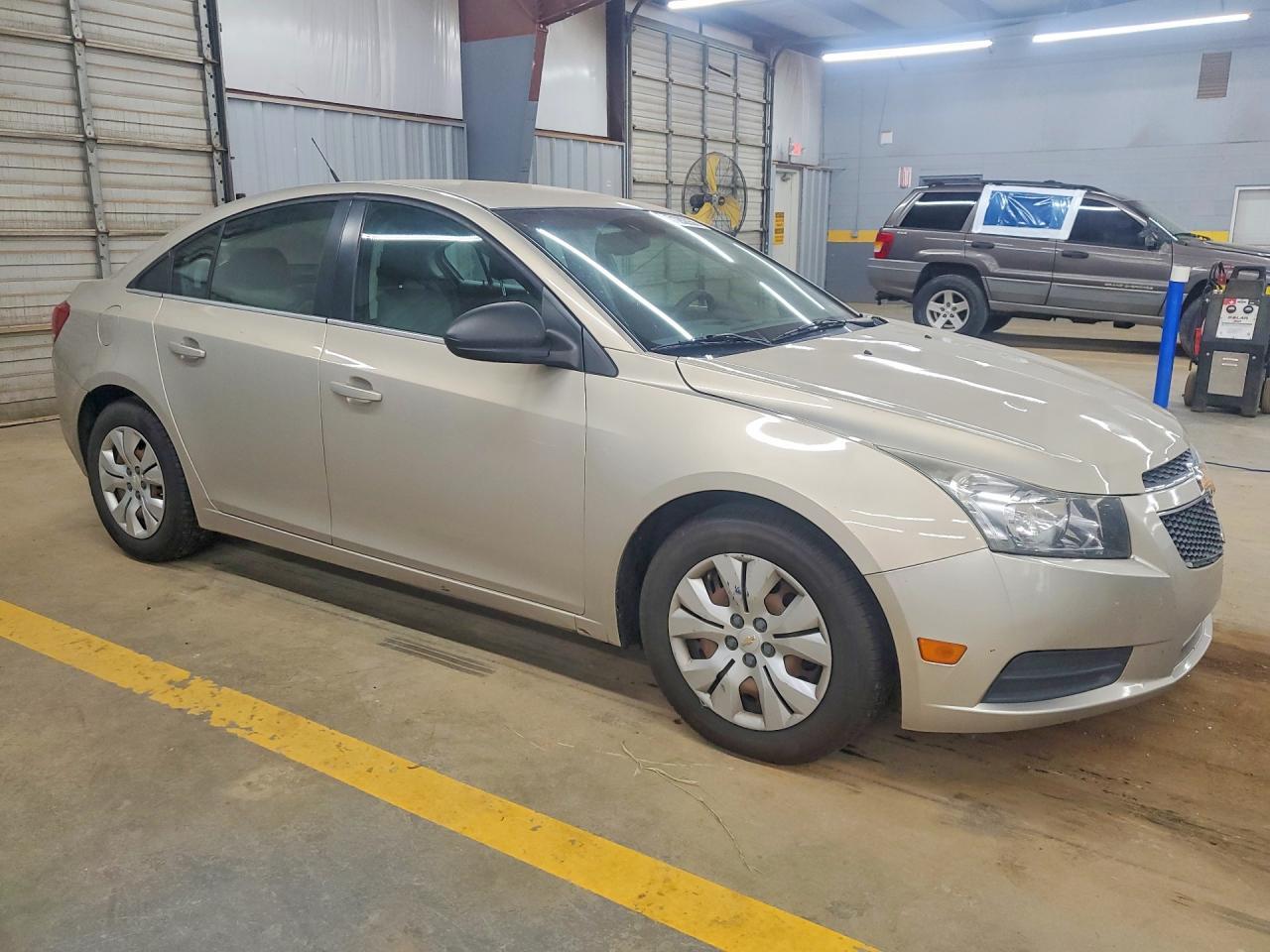 2012 Chevrolet Cruze Ls - Image 4