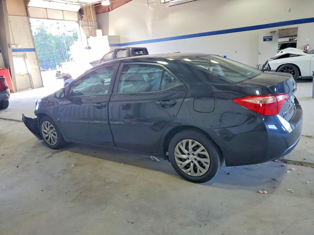 2018 Toyota Corolla Le - Фото 2