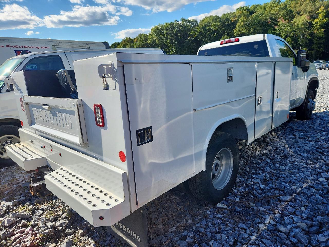2023 Chevrolet Silverado C3500 - Фото 3