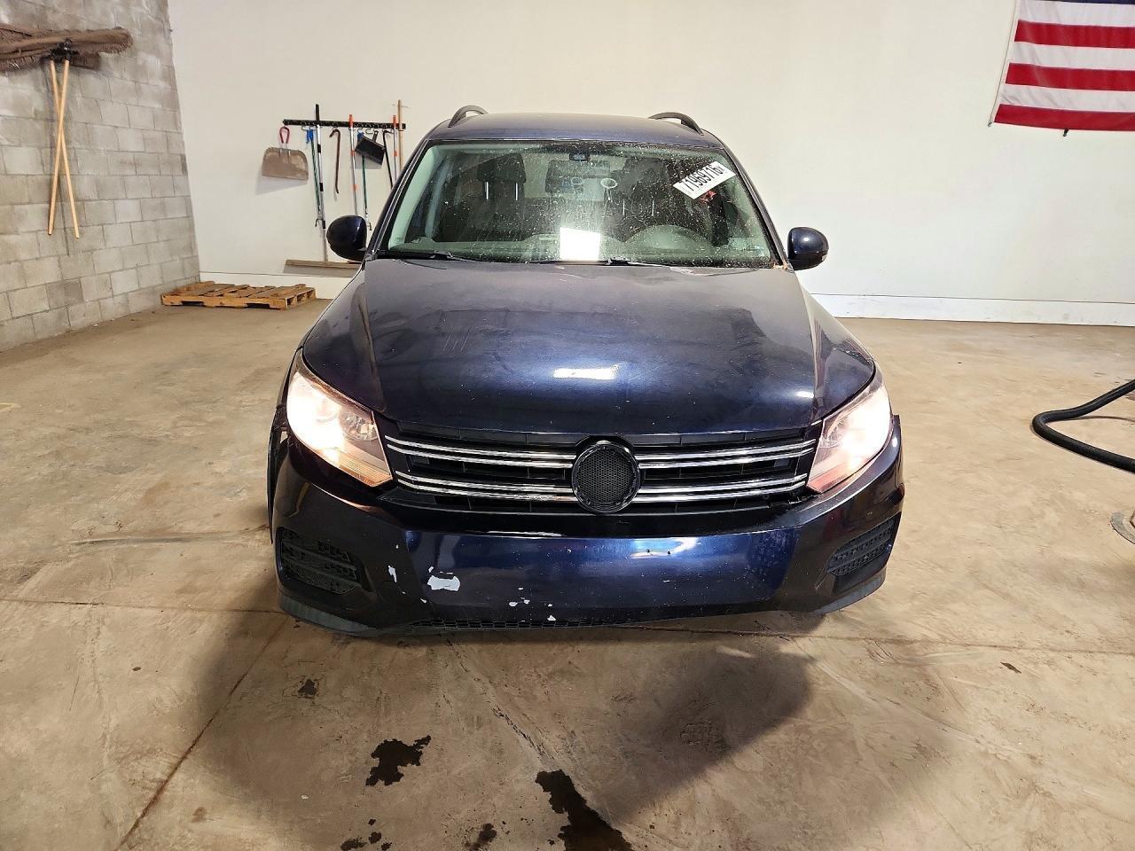 2016 Volkswagen Tiguan S - Image 5