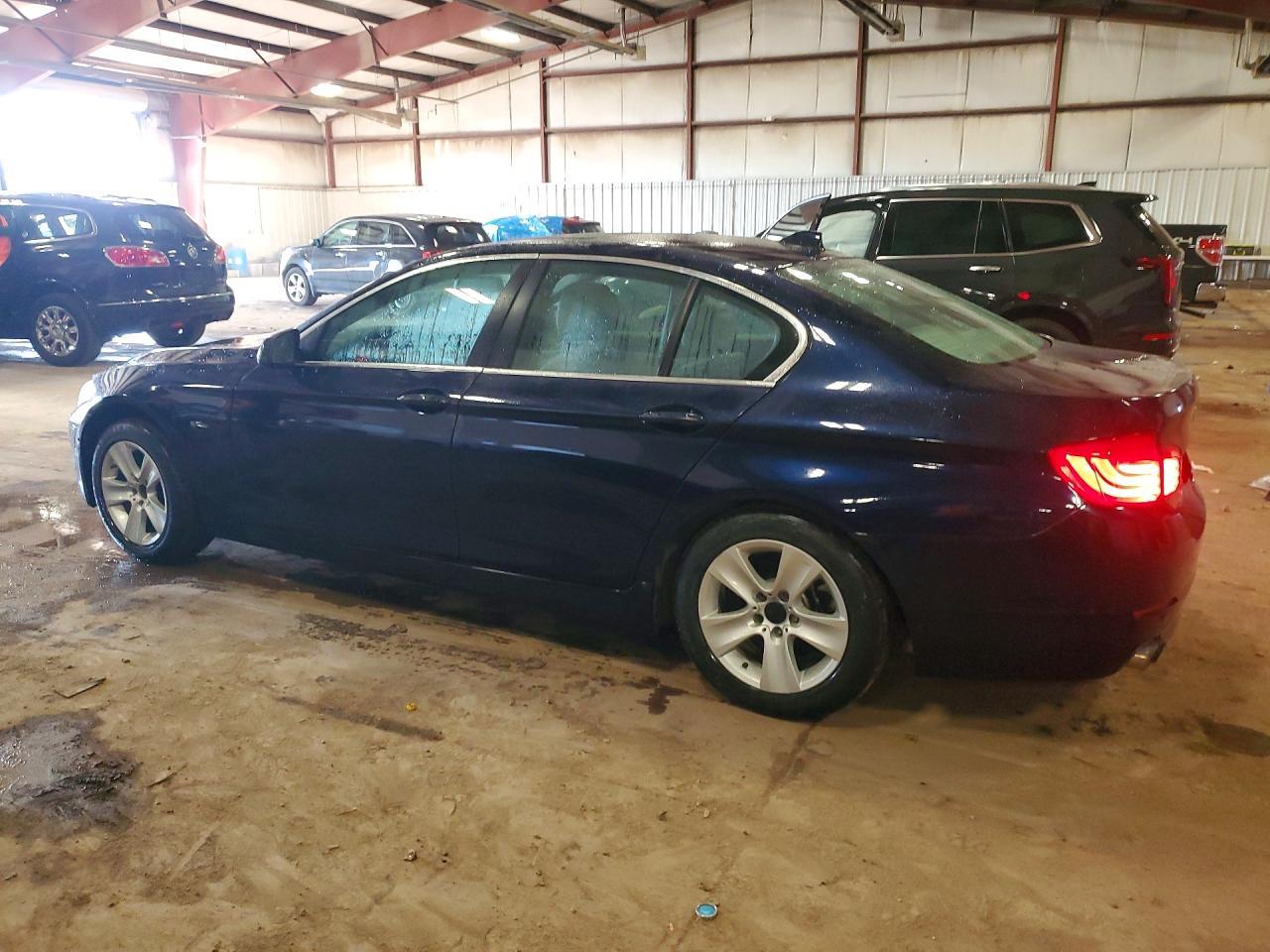 2013 BMW 528 Xi - Image 2
