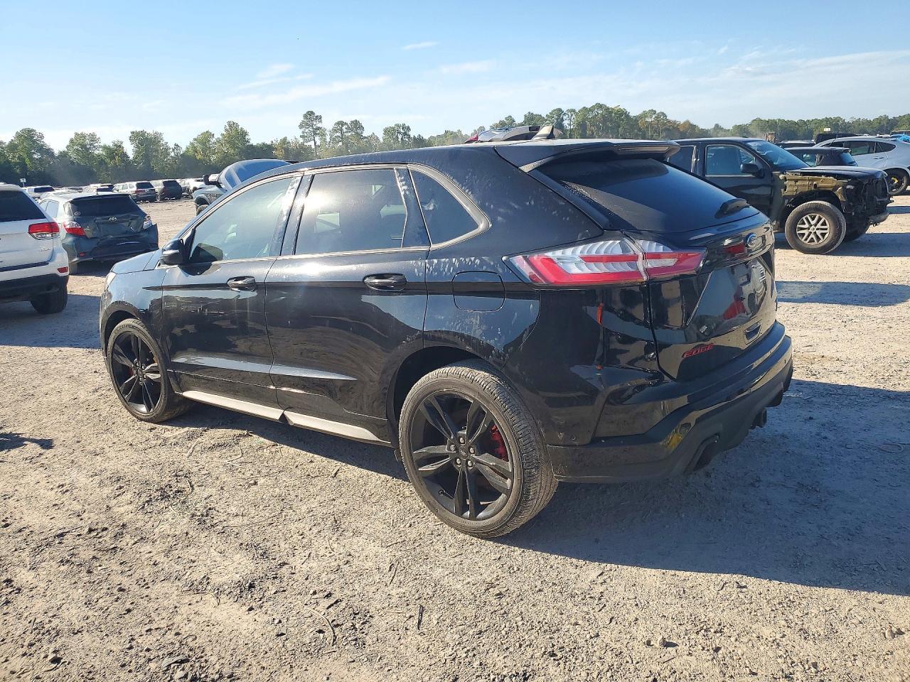 2020 Ford Edge St - Image 2