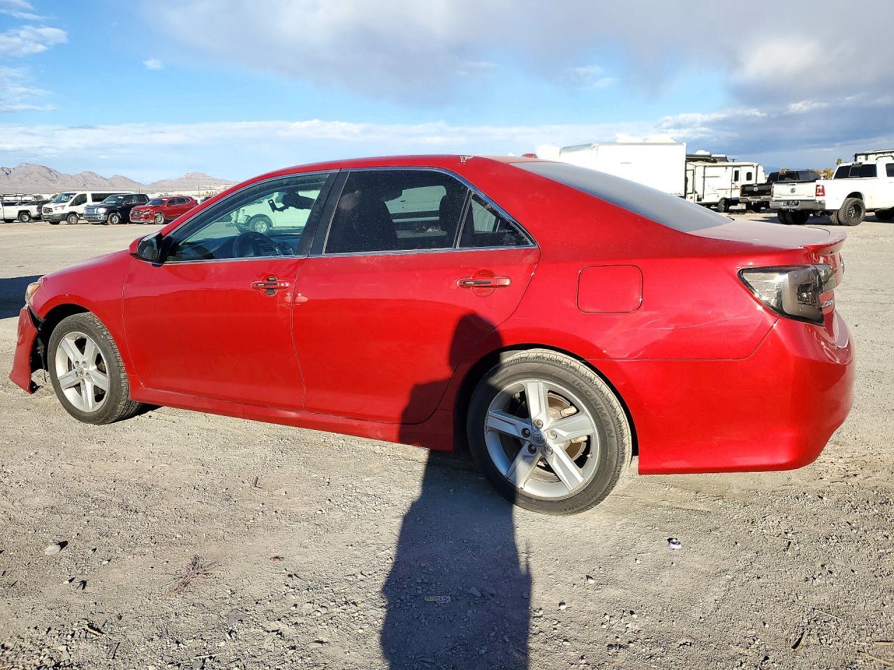 2013 Toyota Camry Se - Фото 2