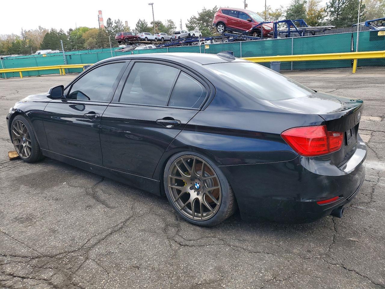 2013 BMW 335 Xi - Фото 2