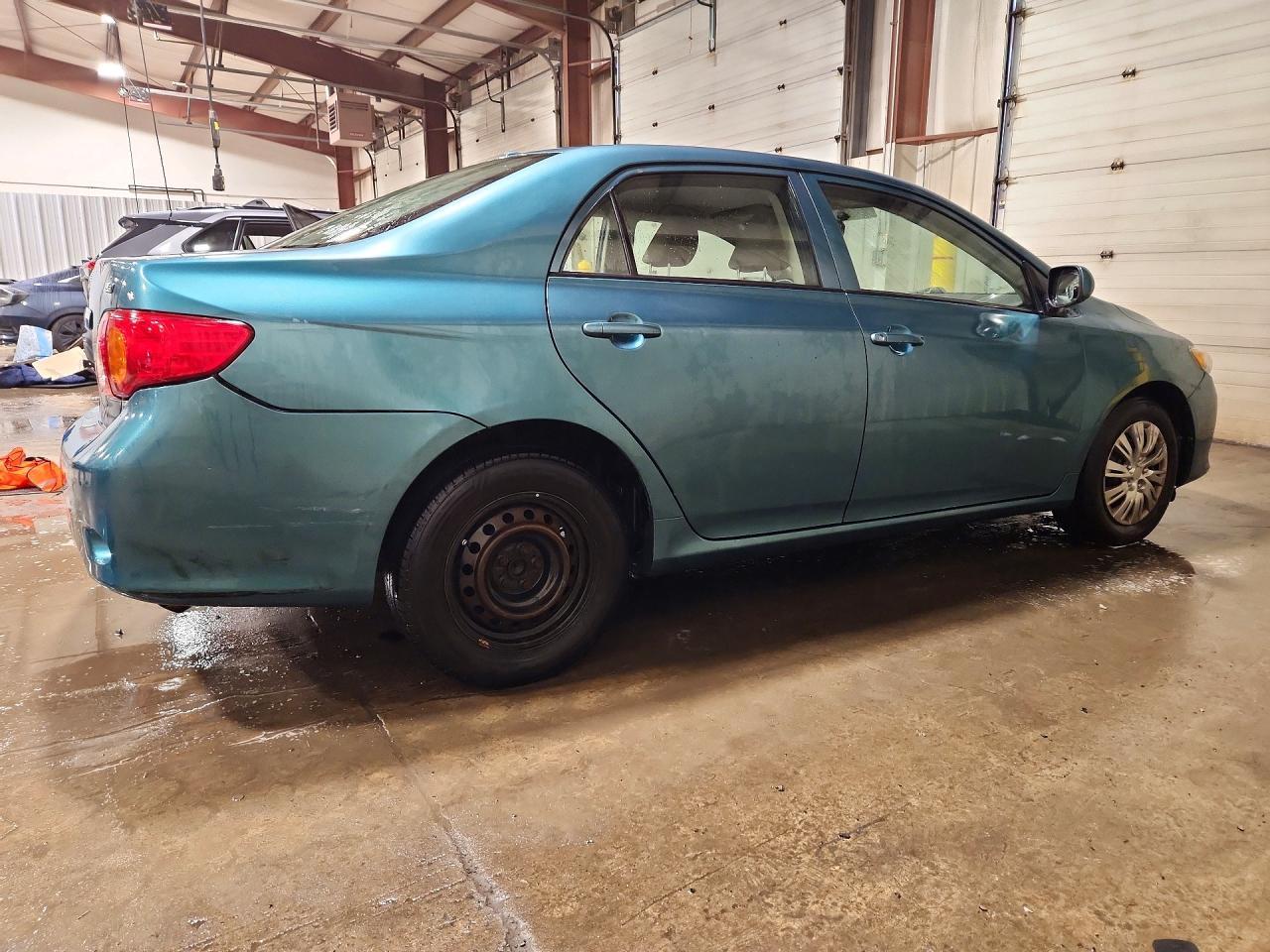 2010 Toyota Corolla Le - Фото 3