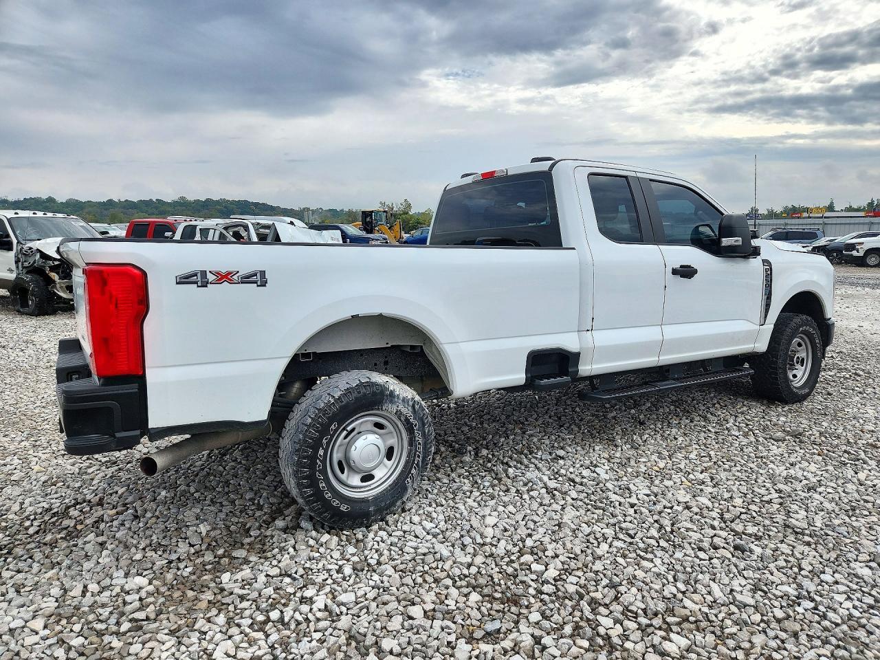 2024 Ford F250 Super Duty - Image 3