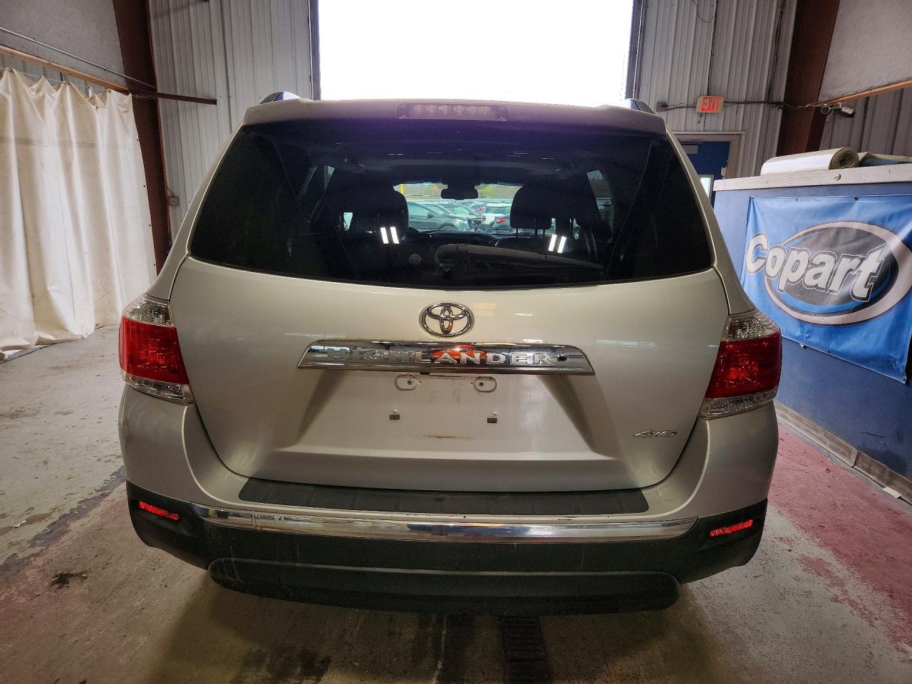 2012 Toyota Highlander Base - Image 6
