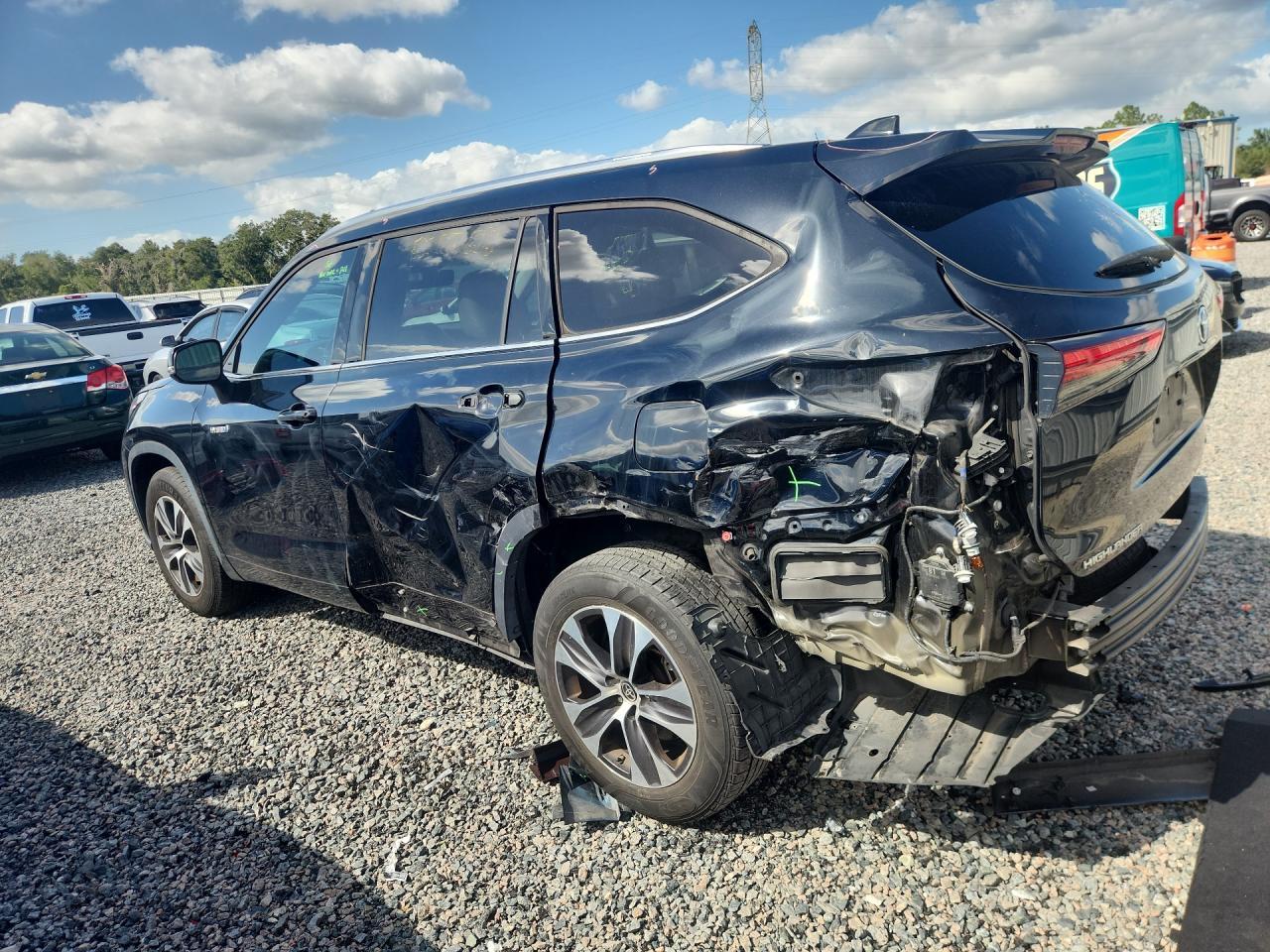 2021 Toyota Highlander Hybrid Xle - Image 2