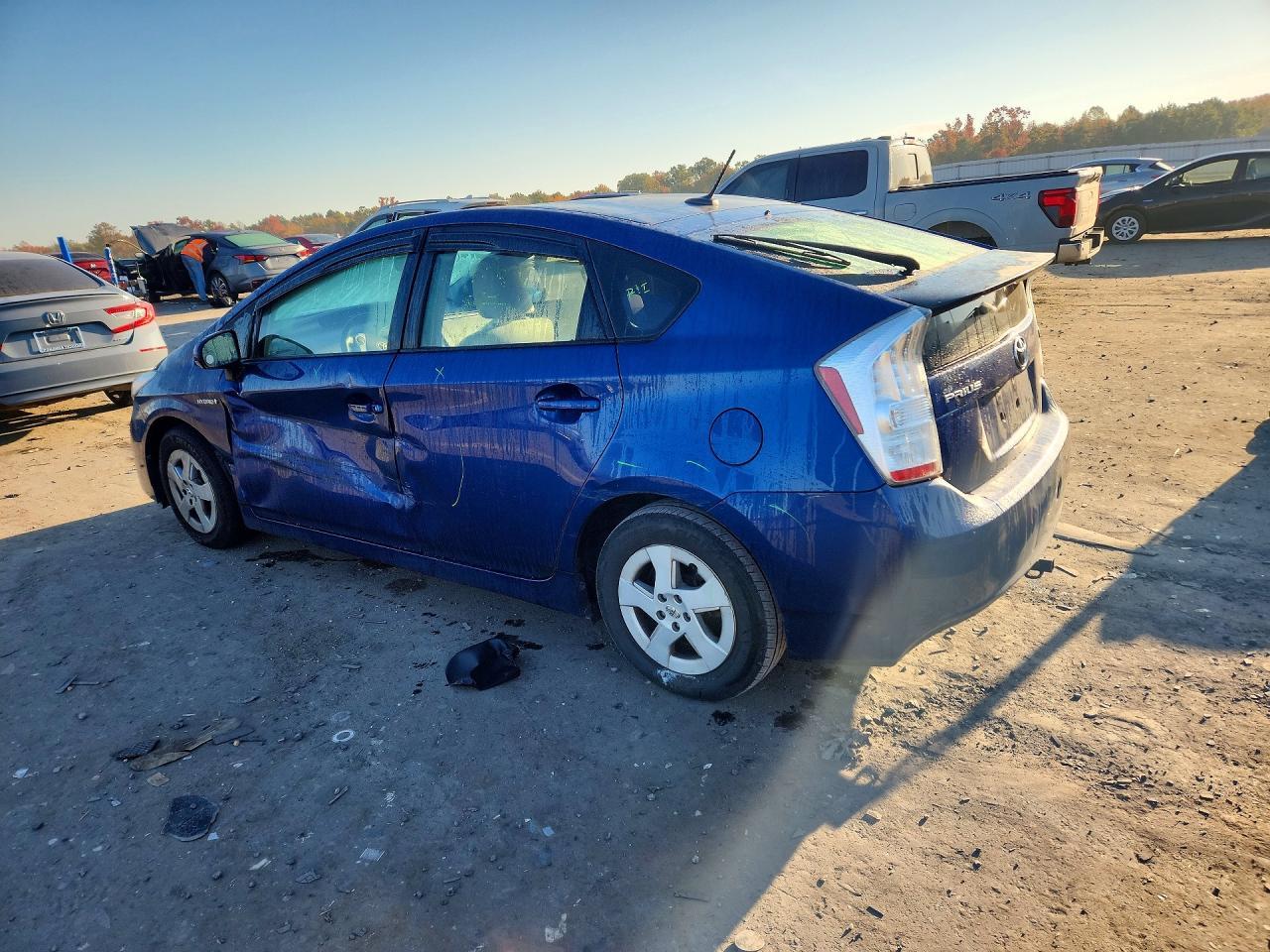 2011 Toyota Prius Two - Фото 2