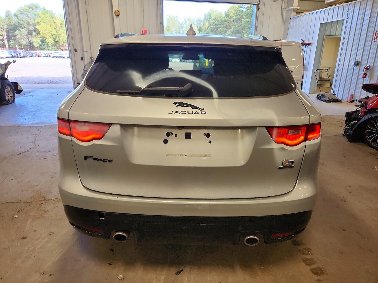 2017 Jaguar F-Pace S - Фото 6