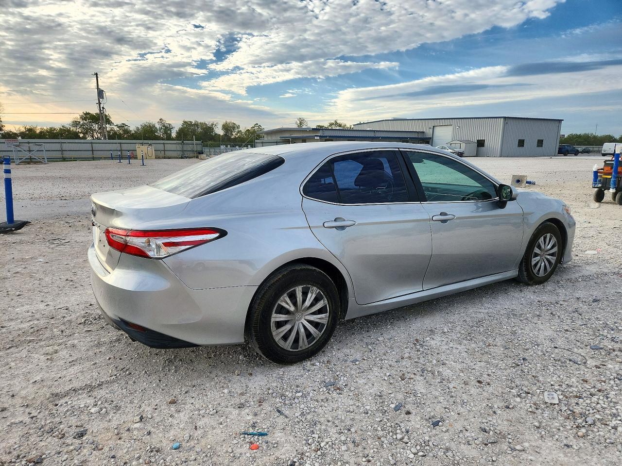 2018 Toyota Camry L - Image 3