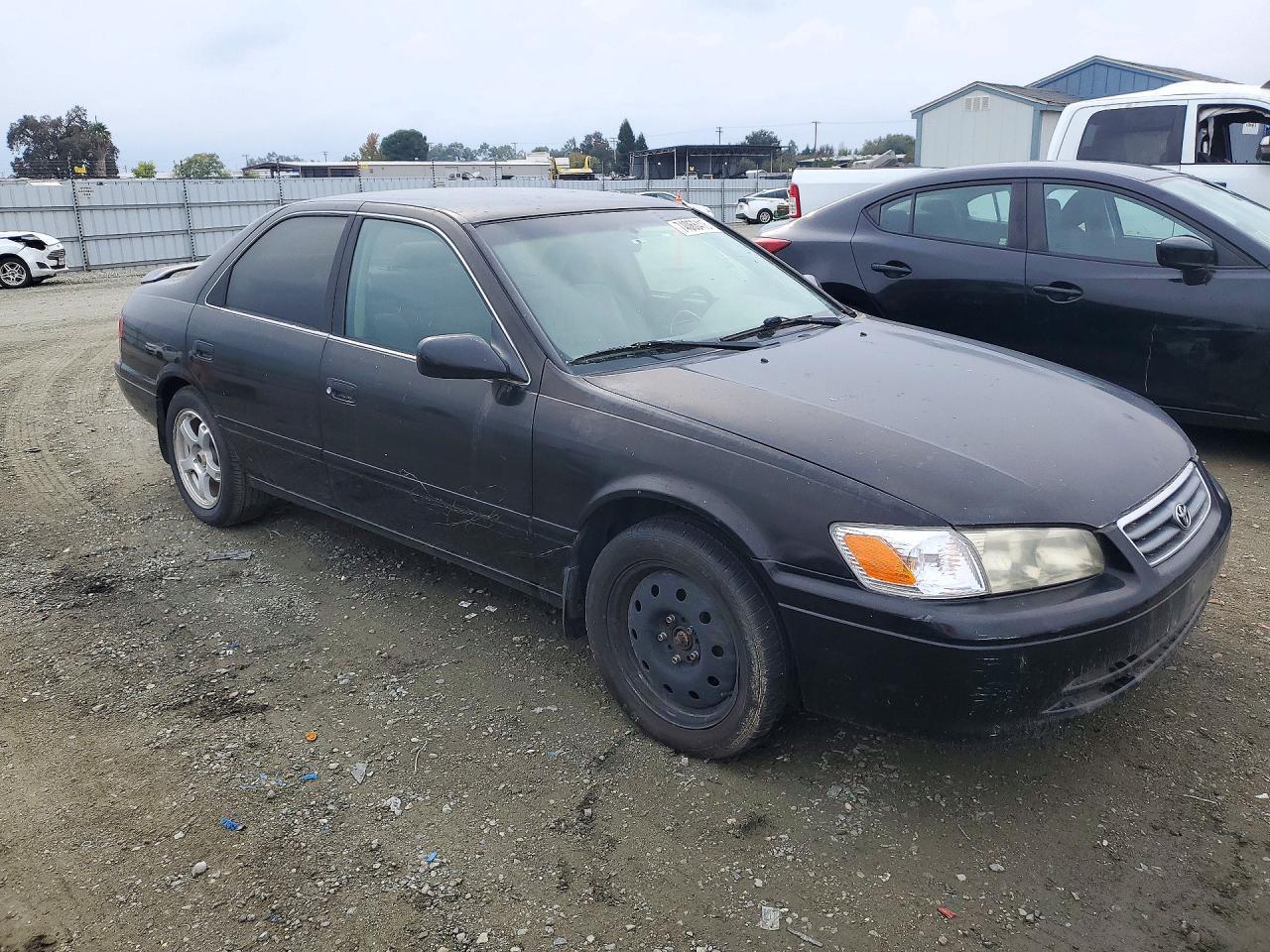 2000 Toyota Camry Le - Image 4