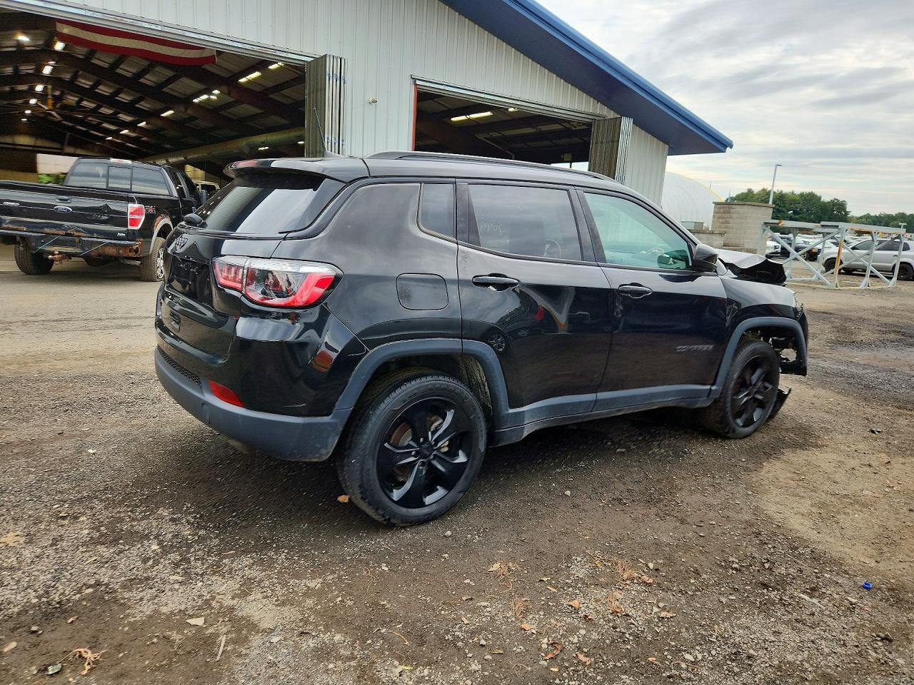 2021 Jeep Compass Latitude - Фото 3