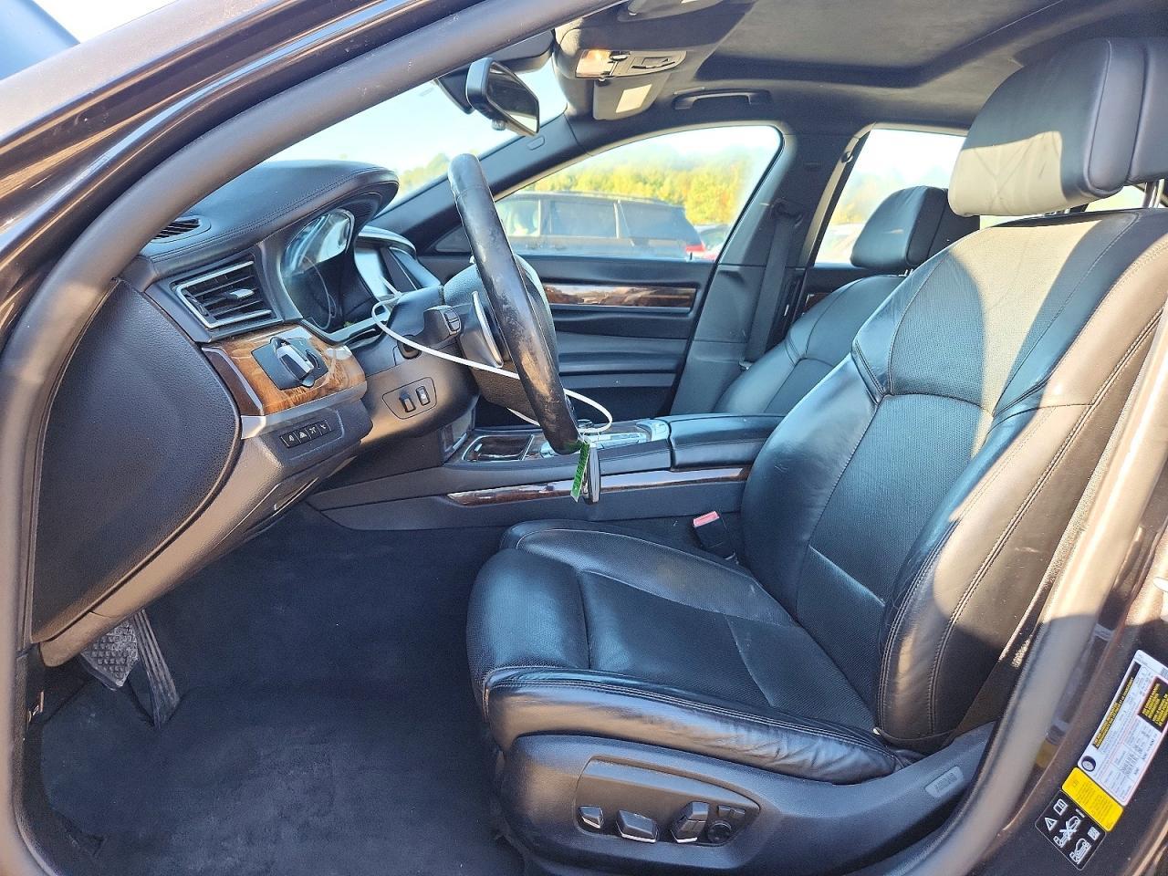 2015 BMW 750 Xi - Image 7
