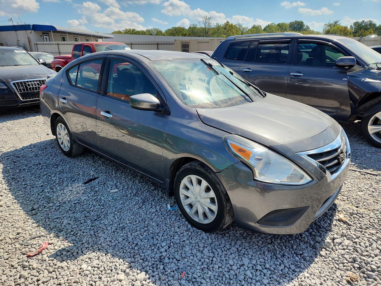 2017 Nissan Versa 1.6 S Plus - Фото 4
