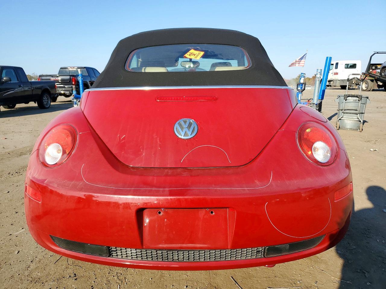 2008 Volkswagen New Beetle Convertible S - Фото 6