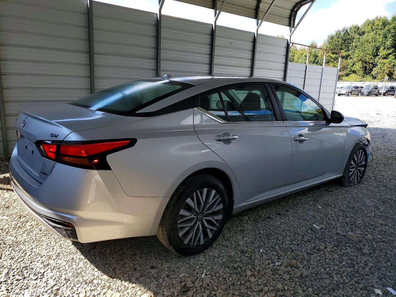 2024 Nissan Altima Sv - Image 3