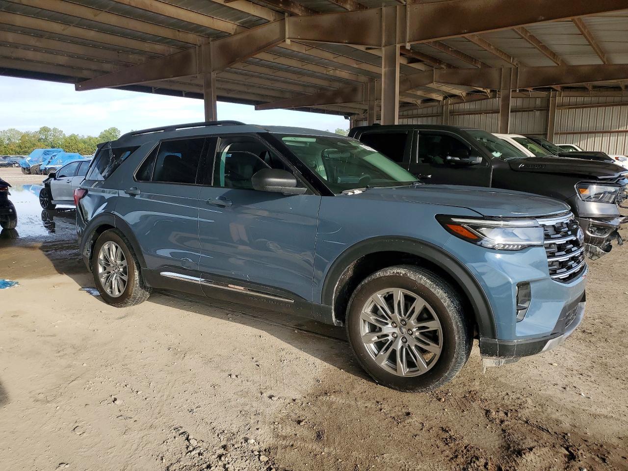 2025 Ford Explorer Active - Фото 4