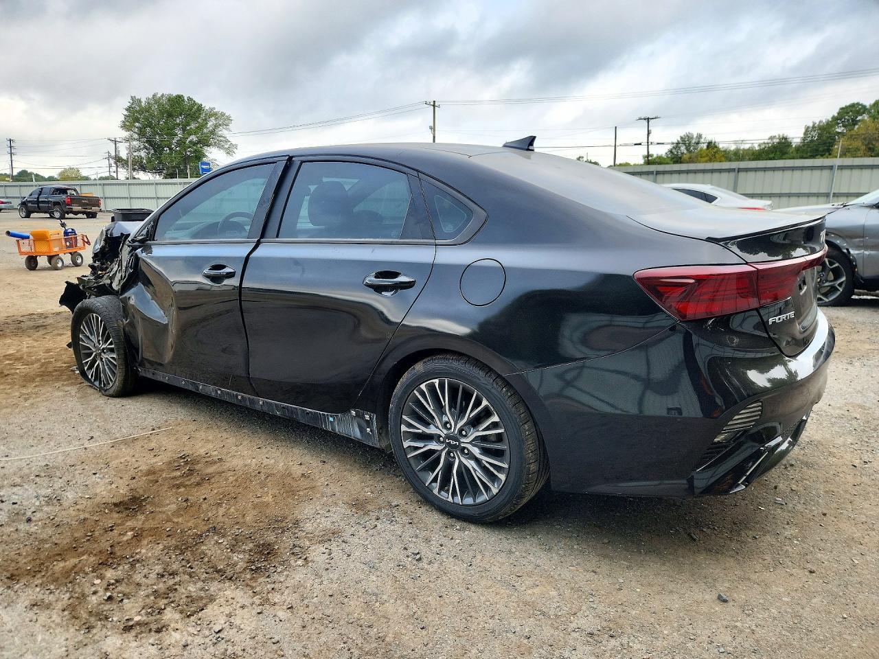 2023 Kia Forte Gt Line - Image 2