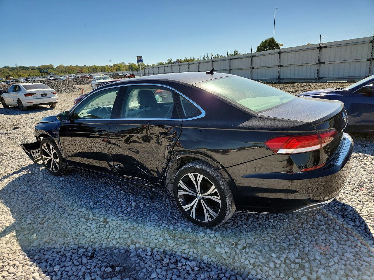 2022 Volkswagen Passat Se - Image 2