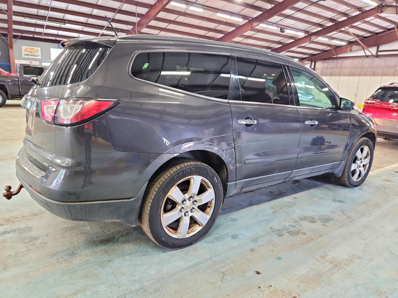2017 Chevrolet Traverse Lt - Image 3