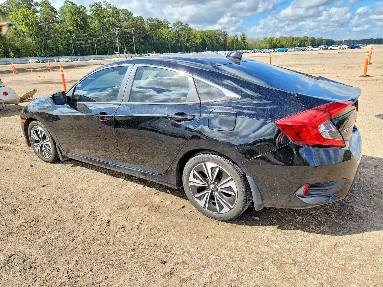 2017 Honda Civic Ex - Фото 2