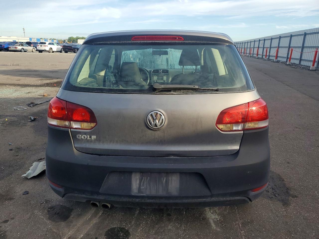 2010 Volkswagen Golf - Фото 6