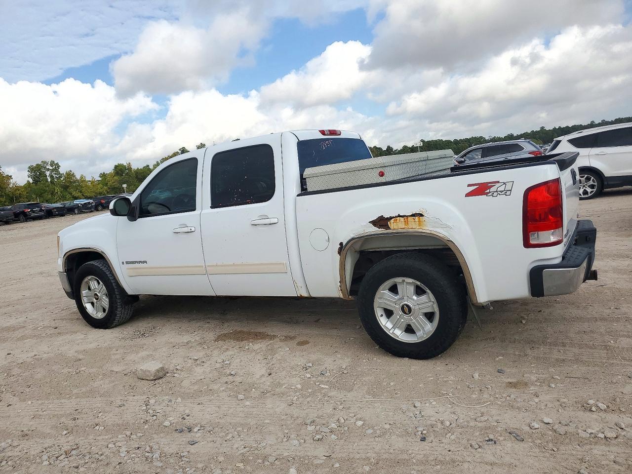 2007 GMC New Sierra K1500 - Фото 2