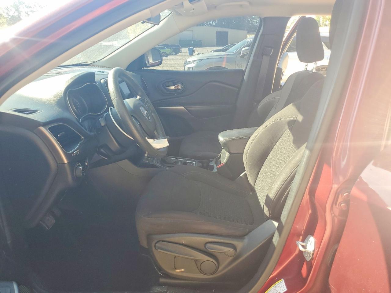 2019 Jeep Cherokee Latitude - Image 7