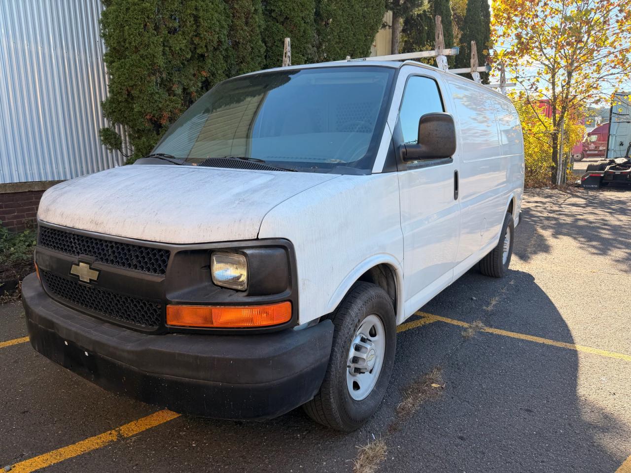 2011 Chevrolet Express G2500 - Image 2